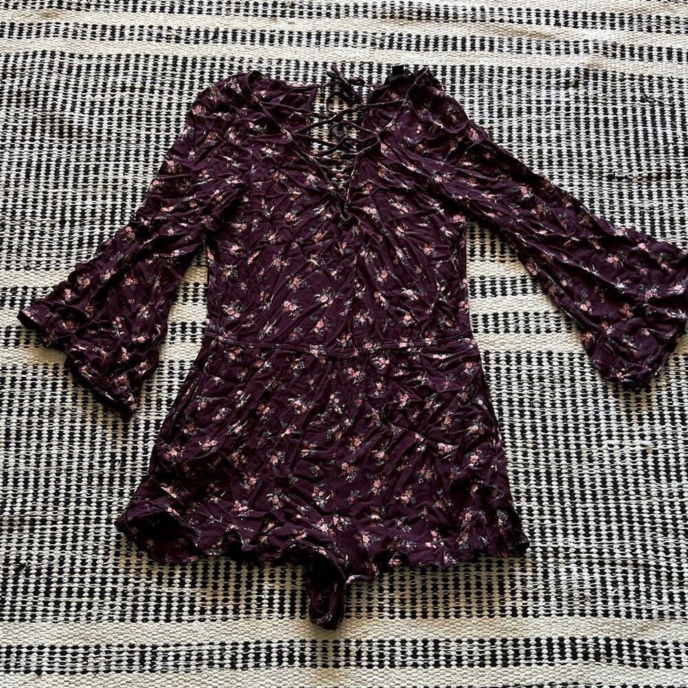 American Eagle Outfitters Size Small Burgundy Floral Romper Long sleeve